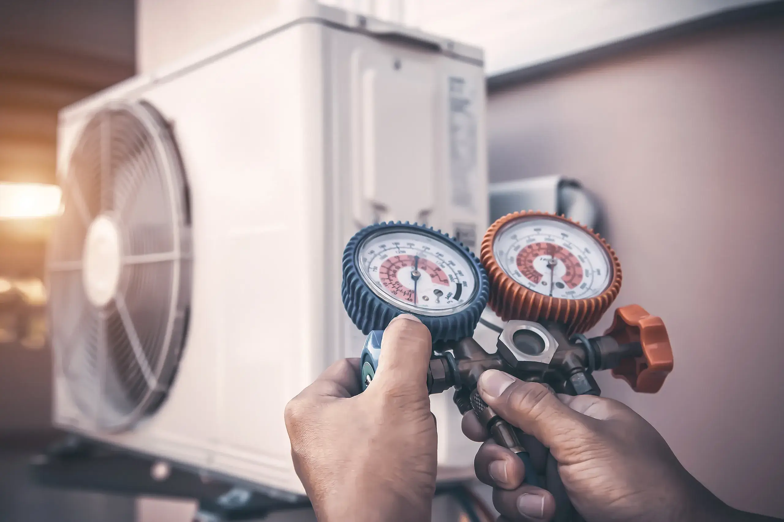 Illustration de la maintenance d'une pompe à chaleur